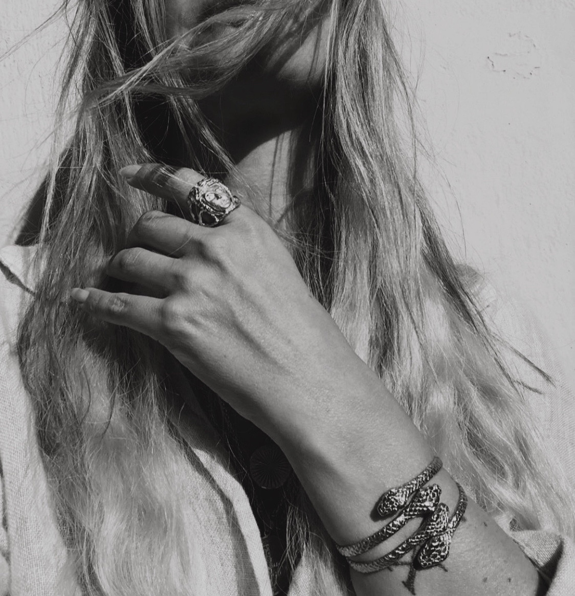 Medusa Gold Ring - Image 2